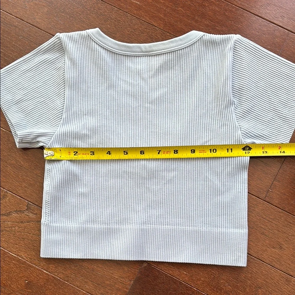 Garage Ribbed Crop Top - Picture 5 of 6